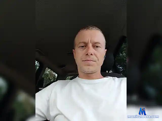 Twix16 bongacams performer male