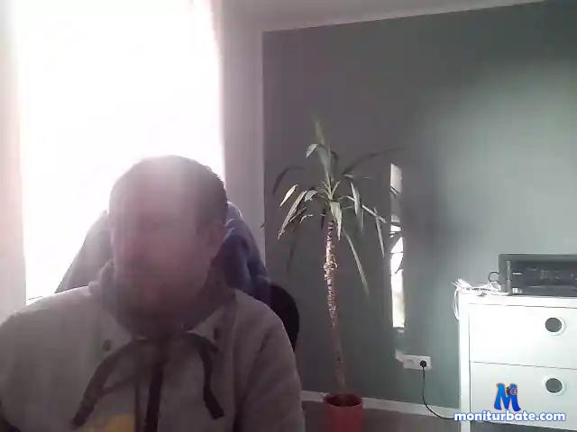 nice-fountain bongacams performer male