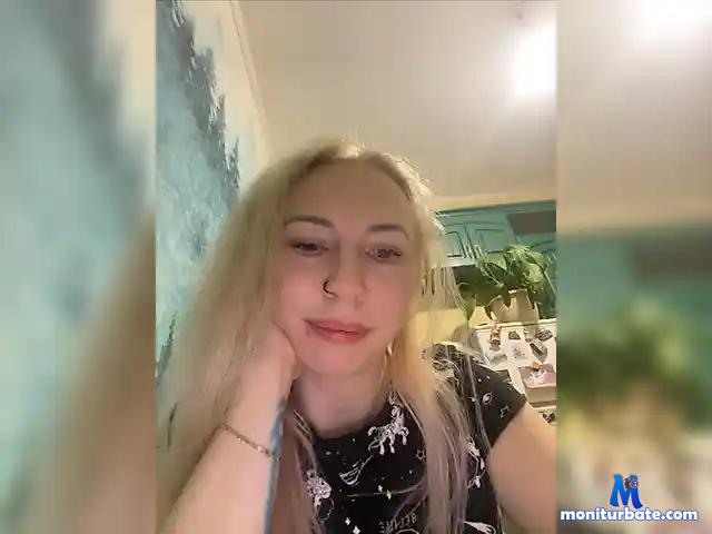 TryTinaa bongacams performer female