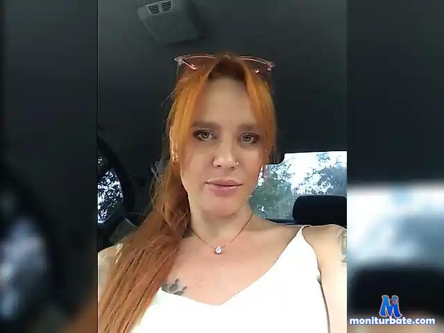 Lisared bongacams performer female