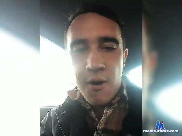 Ilyas-211 bongacams performer male