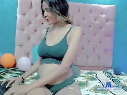 Cerezitaa bongacams live cam performer profile