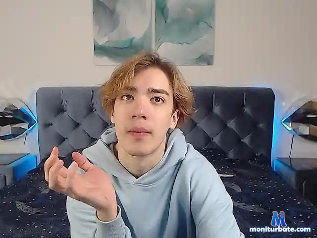 NeROUMI bongacams performer male