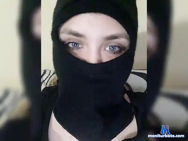 Kisses-pusy bongacams performer female