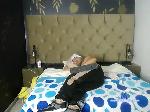 Co-Caliente bongacams livecam show performer room profile