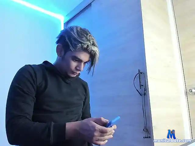 phoenixStrom bongacams performer male