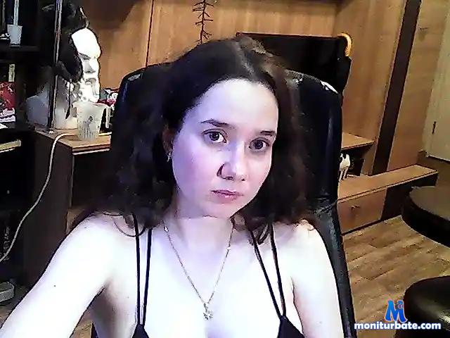 TiraXKitty bongacams performer female