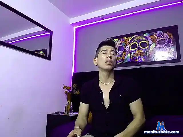 Angell-latino bongacams performer male