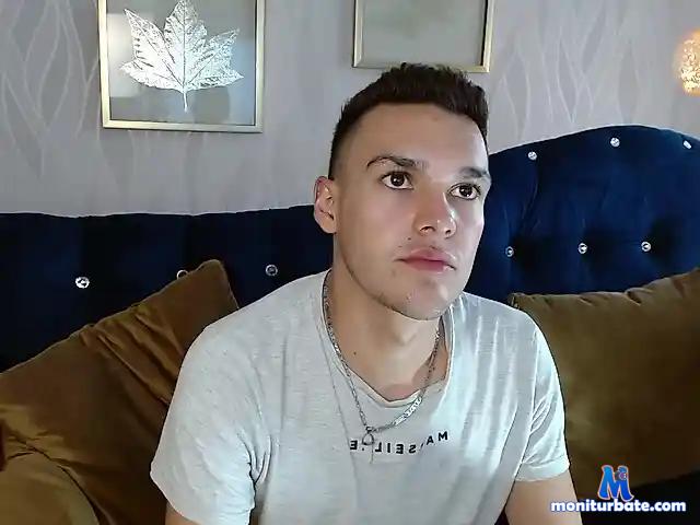 JohannZuluaga bongacams performer male