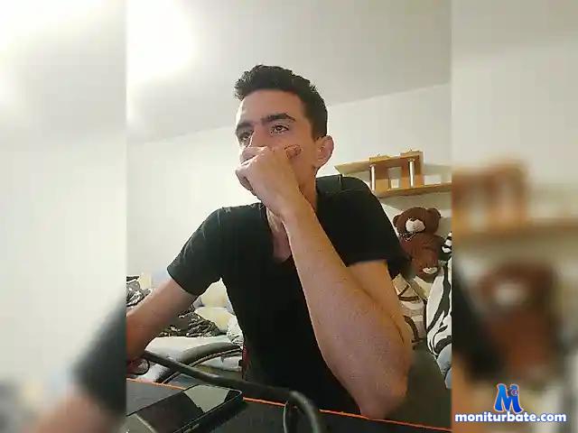 Gi-Krus bongacams performer male