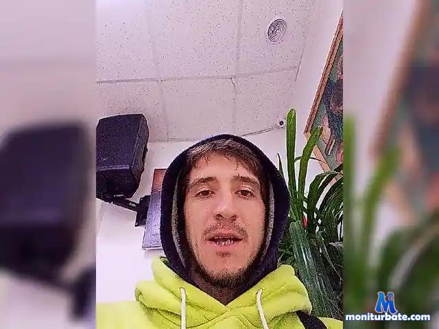 Rafik-28 bongacams performer male