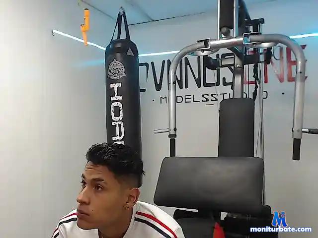 roco25 bongacams performer male