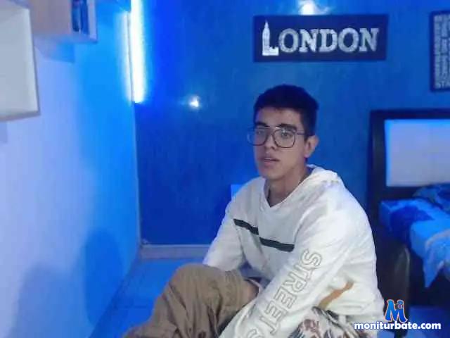 juanpa-boy bongacams performer male
