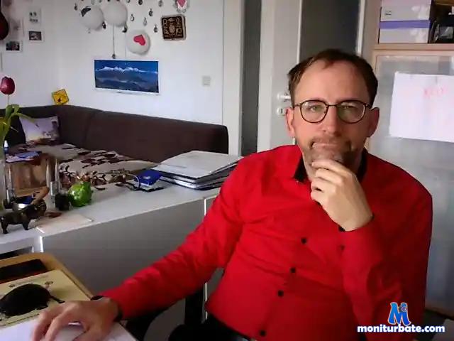 Leuchtturm76 bongacams performer male