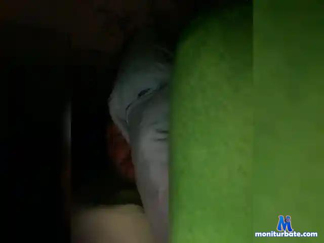 Bartstrip bongacams performer male