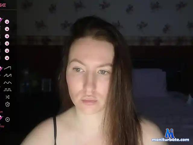 Rinaaamur bongacams performer female