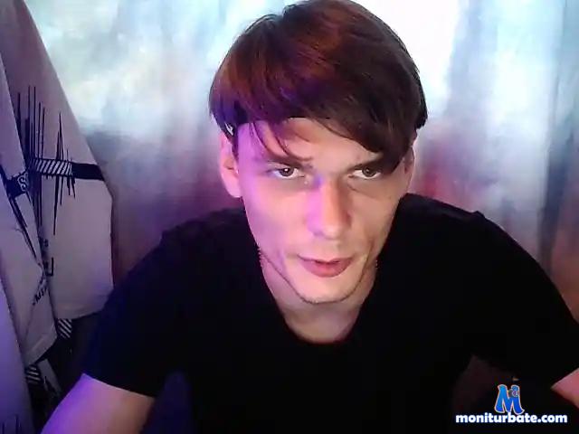 Askom93 bongacams performer male