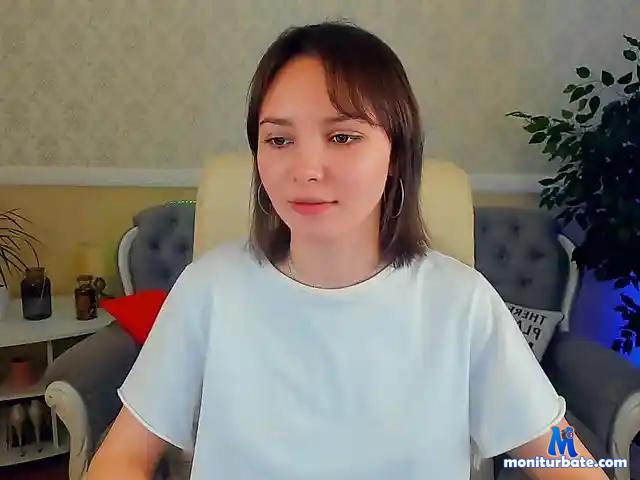 KirstieMoon bongacams performer female