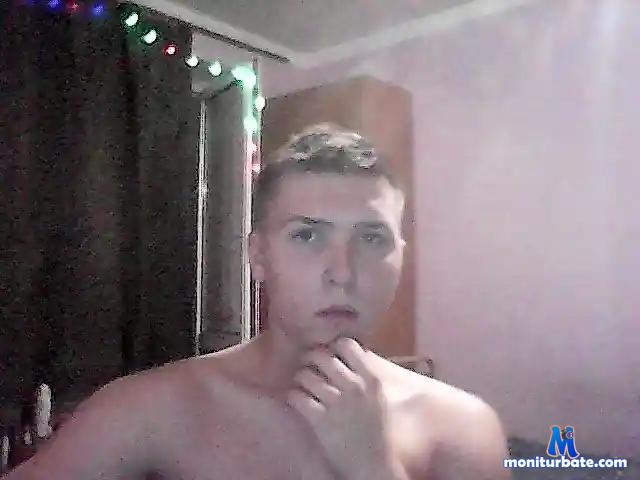 Denis07-11 bongacams performer male