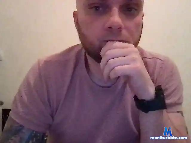 MyLiLBeast bongacams performer male