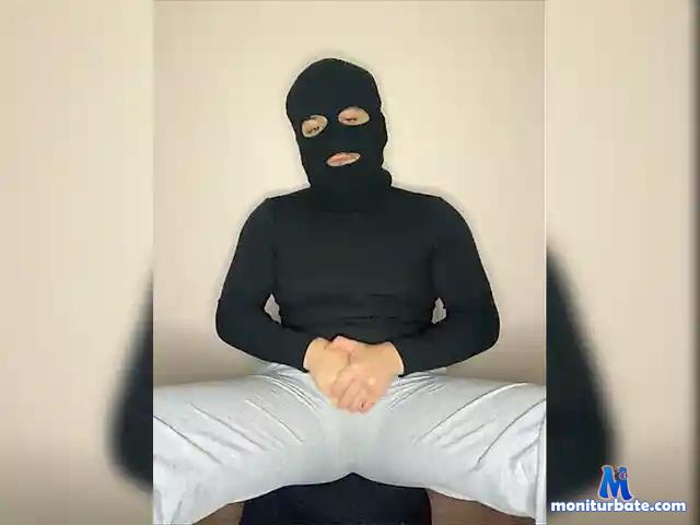 Andres-17l bongacams performer male