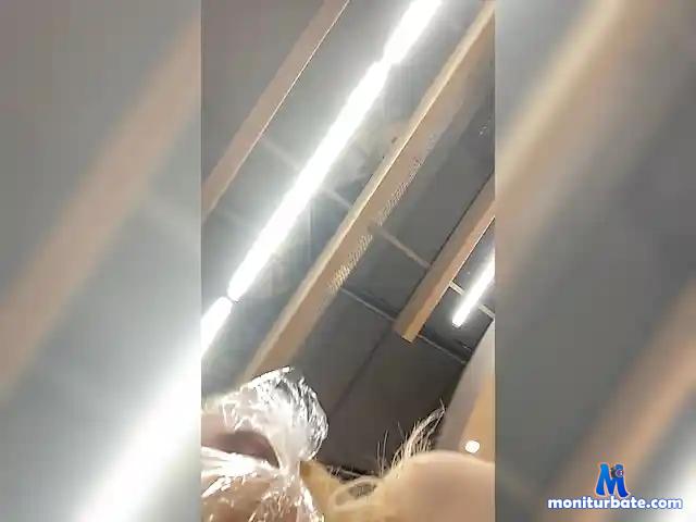 NellyStout bongacams performer female