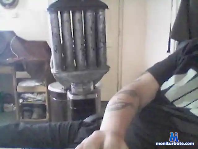 DEnn1445 bongacams performer male