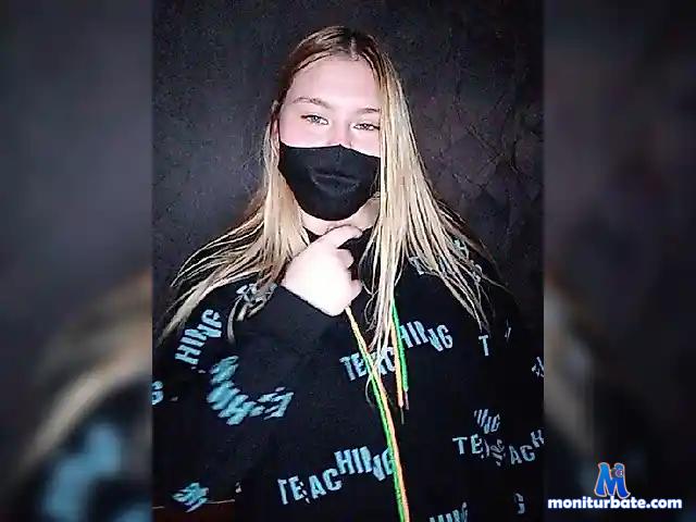 Naya-10 bongacams performer female