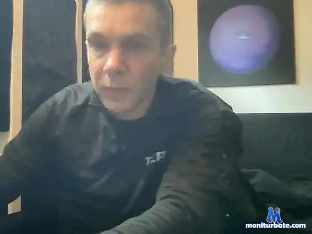 briefswanker bongacams performer male