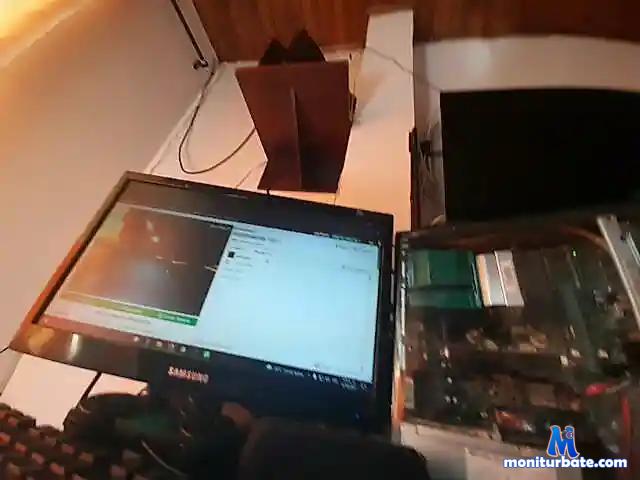 jamesjenn1 bongacams performer male
