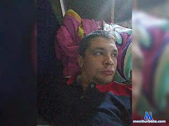 Grinco25 bongacams performer male