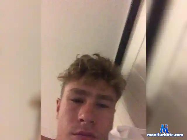 YoungAndHot3 bongacams performer male