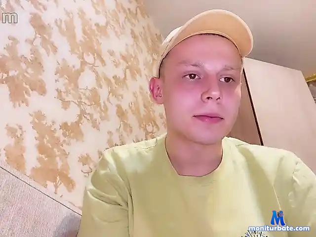 LovelySLava bongacams performer male
