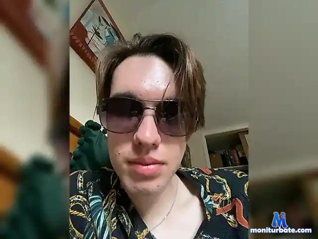 gixiHot bongacams performer male