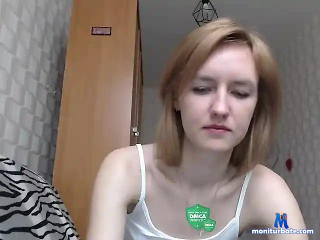 CrowNows bongacams performer female