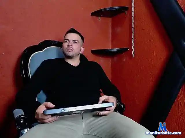 Savier055 bongacams performer male