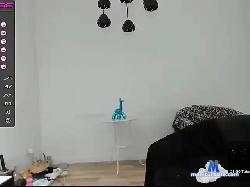 AdelleSweet bongacams live cam performer profile