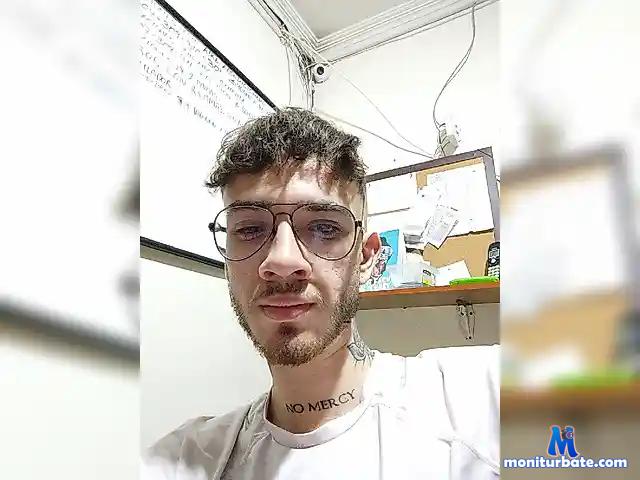 Shelbymint bongacams performer male