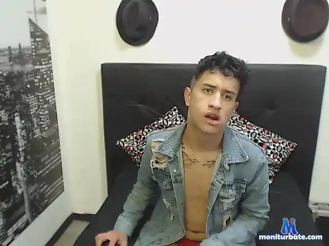 Demian-Matt bongacams performer male