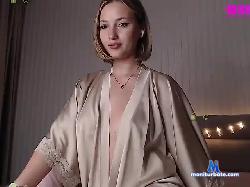 WOWJULIA bongacams live cam performer profile