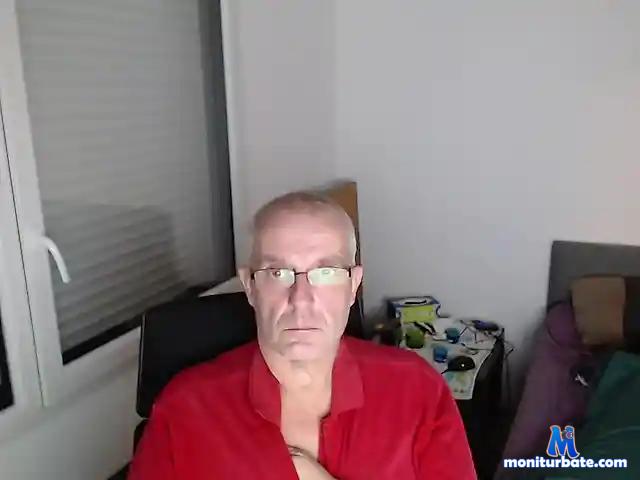 yves5962 bongacams performer male