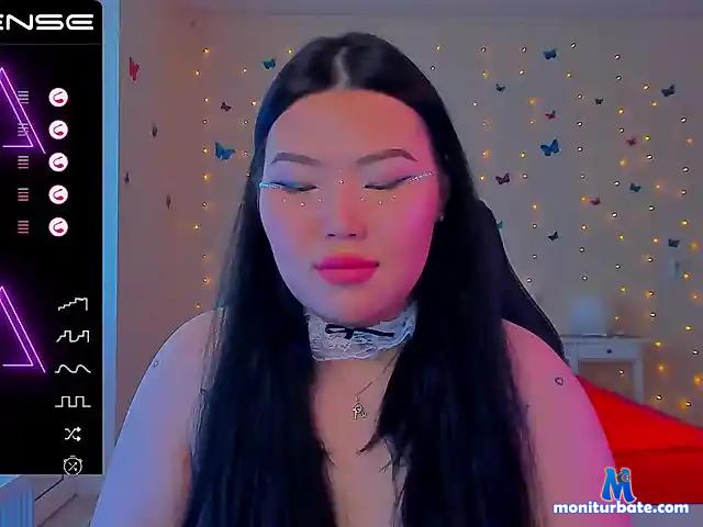 YumikoMoon bongacams performer female