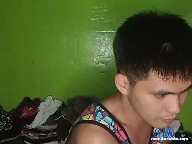 UrTwinkBoi29 bongacams performer male
