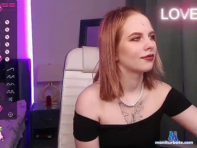 Carolina07 bongacams performer female