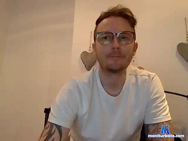 PinotGrigio87 bongacams performer male