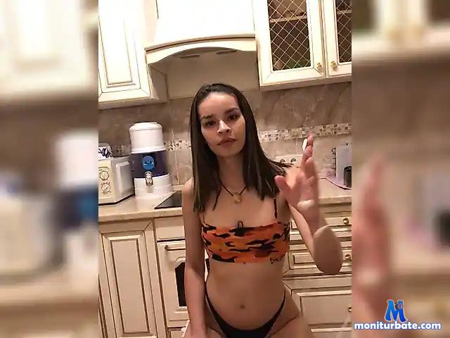 JulSkarlet bongacams performer female