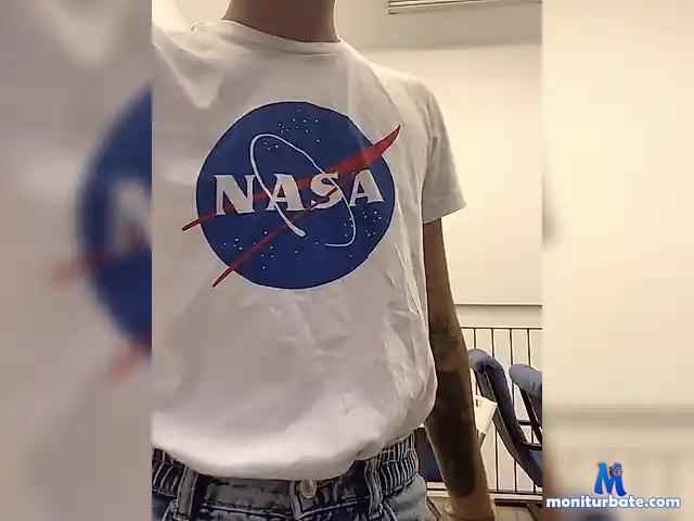 BrunoKings bongacams performer male