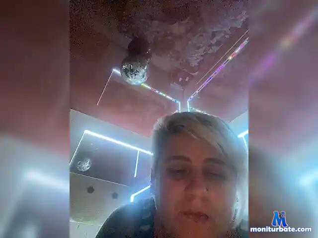 Businkaseks bongacams performer female