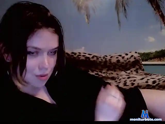 Golden-bitchh bongacams performer female