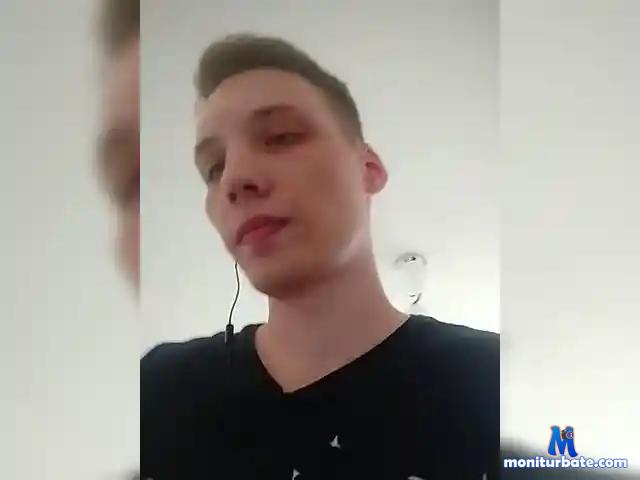 Maksik18oao bongacams performer male